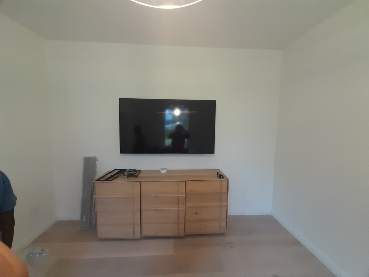 TV mounting service with clean cable placement in Cape Town